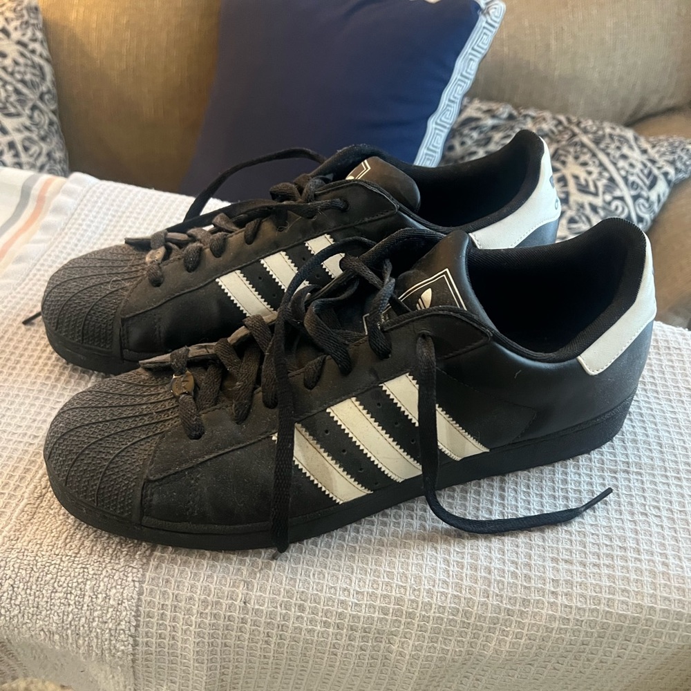 Men’s Adidas Superstar Shoes 🌟